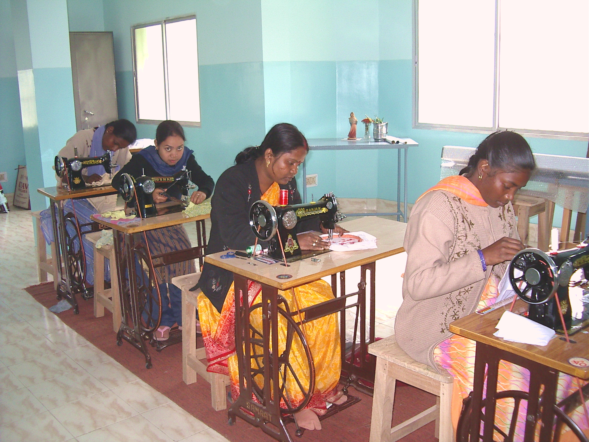 Il laboratorio di ricamo, taglio e cucito César Silai Centre a Ranchi in India