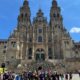 Gruppo 1, ragazzi e ragazze di Cima 1 all'arrivo a Santiago de Compostela