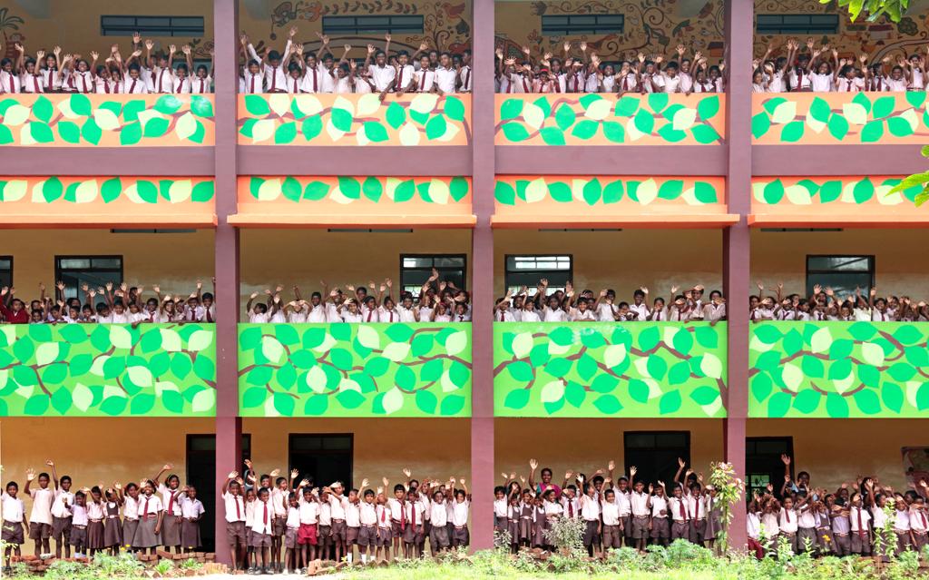 Gli allievi della scuola di Ranchi fotografati da Gianni Oliva