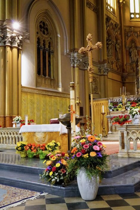 Altare con fiori